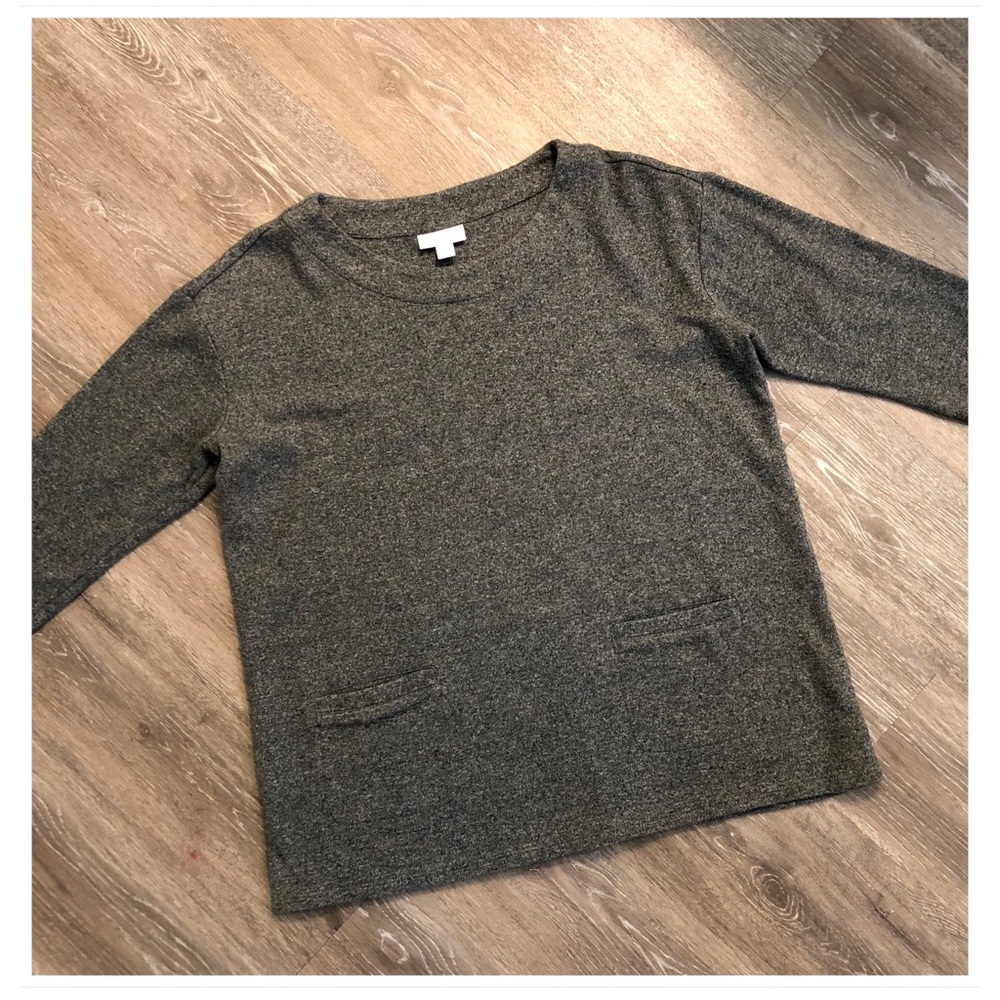 🔥HP🔥 PURE JILL Gray Sweater with Front Pockets. - Picture 3 of 5